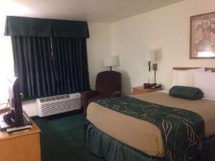 Travelodge By Wyndham Milford Номер фото
